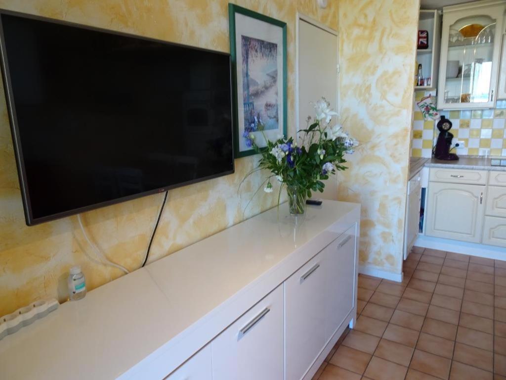 Apartment Port F2 Rdc 10 Metres, 25 M2, 5 Personnes