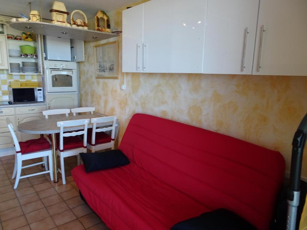Apartment Port F2 Rdc 10 Metres, 25 M2, 5 Personnes *