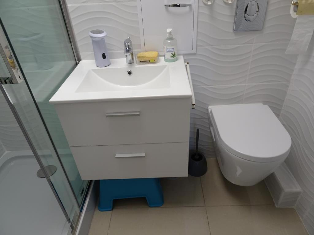 Port F2 Rdc 10 Metres, 25 M2, 5 Personnes * Leucate