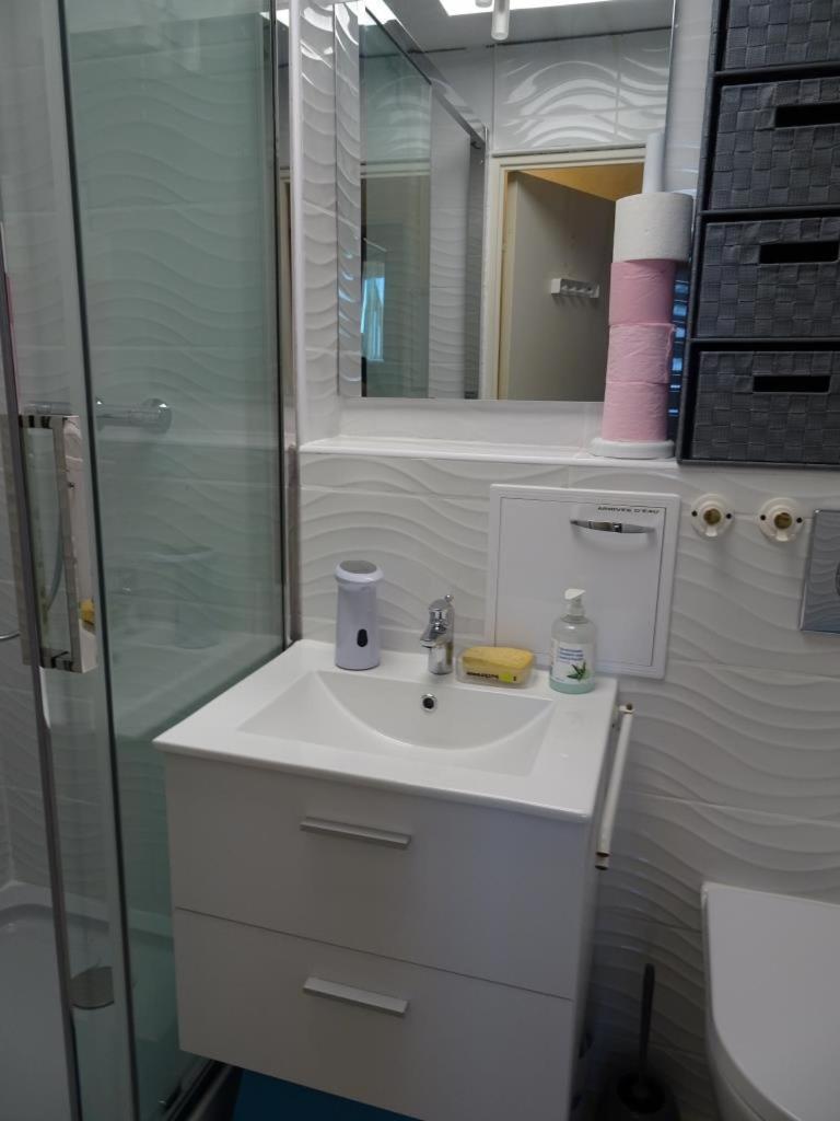 Port F2 Rdc 10 Metres, 25 M2, 5 Personnes * Leucate