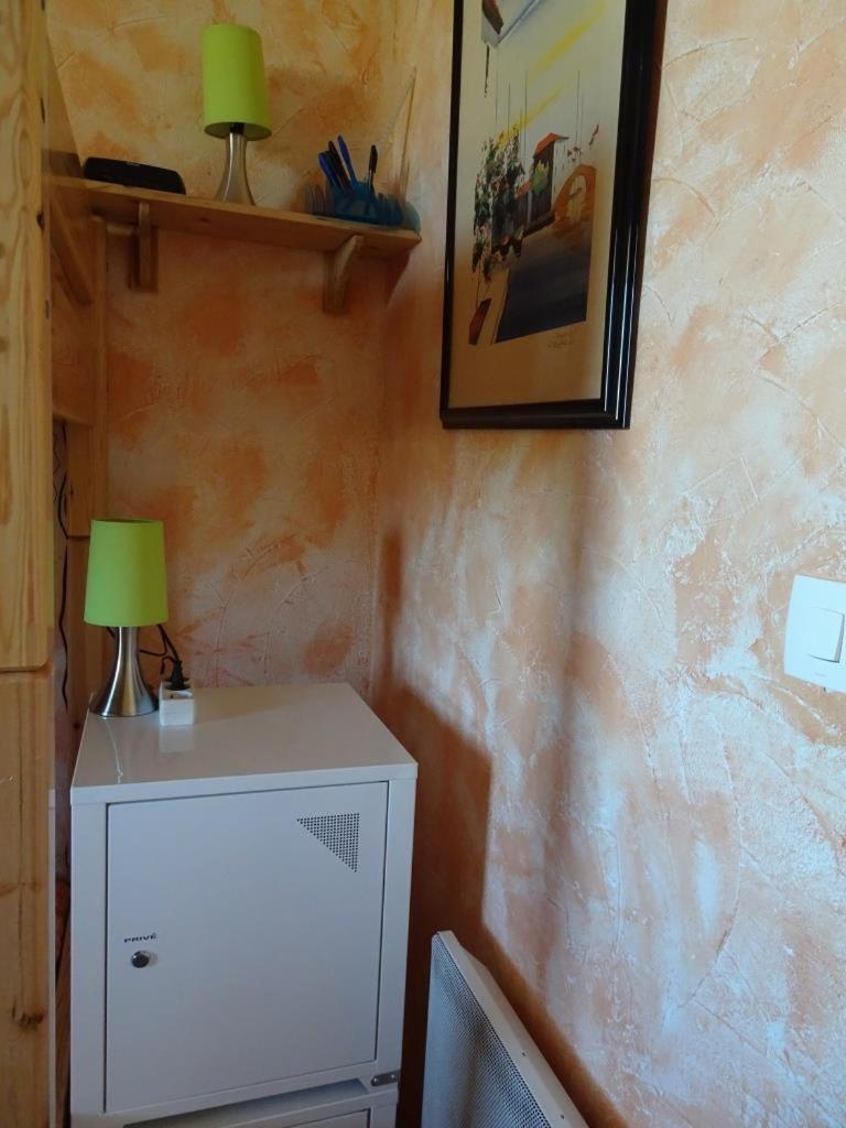 Apartment Port F2 Rdc 10 Metres, 25 M2, 5 Personnes *