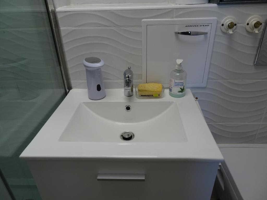 Port F2 Rdc 10 Metres, 25 M2, 5 Personnes